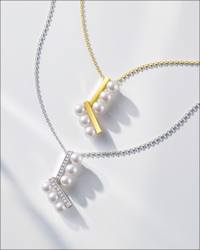 TASAKI balance arm neo系列18K黃金阿古屋珍珠項鍊，120,000元（圖上）；18K白金阿古屋珍珠鑽石項鍊，163,000元（圖下）。