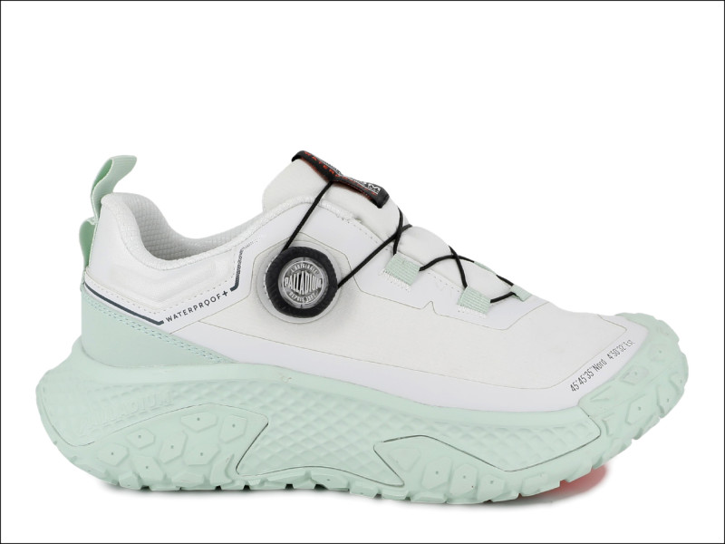 主打中性風的OFF_BOUND DISC WP+防水波浪鞋，搭載獨家研發的DISC旋鈕快速鞋帶系統，4,080元。