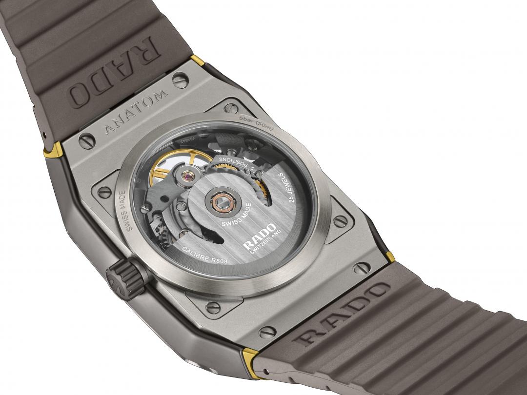 Rado R808型自動機芯配備ivachron™抗磁遊絲，動力儲存80小時。