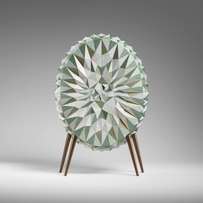 萬花筒櫃以幾何拼接圖紋與立體構造呈現視覺張力，呼應品牌對裝飾藝術的現代詮釋。（Louis Vuitton提供）