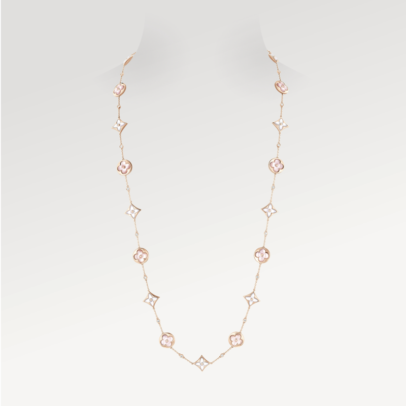 申敏兒佩戴：Color Blossom M Star and Sun Multi-Motif長項鍊，玫瑰K金、白色珍珠母貝、鑽石，1,580,000元。（Louis Vuitton提供）