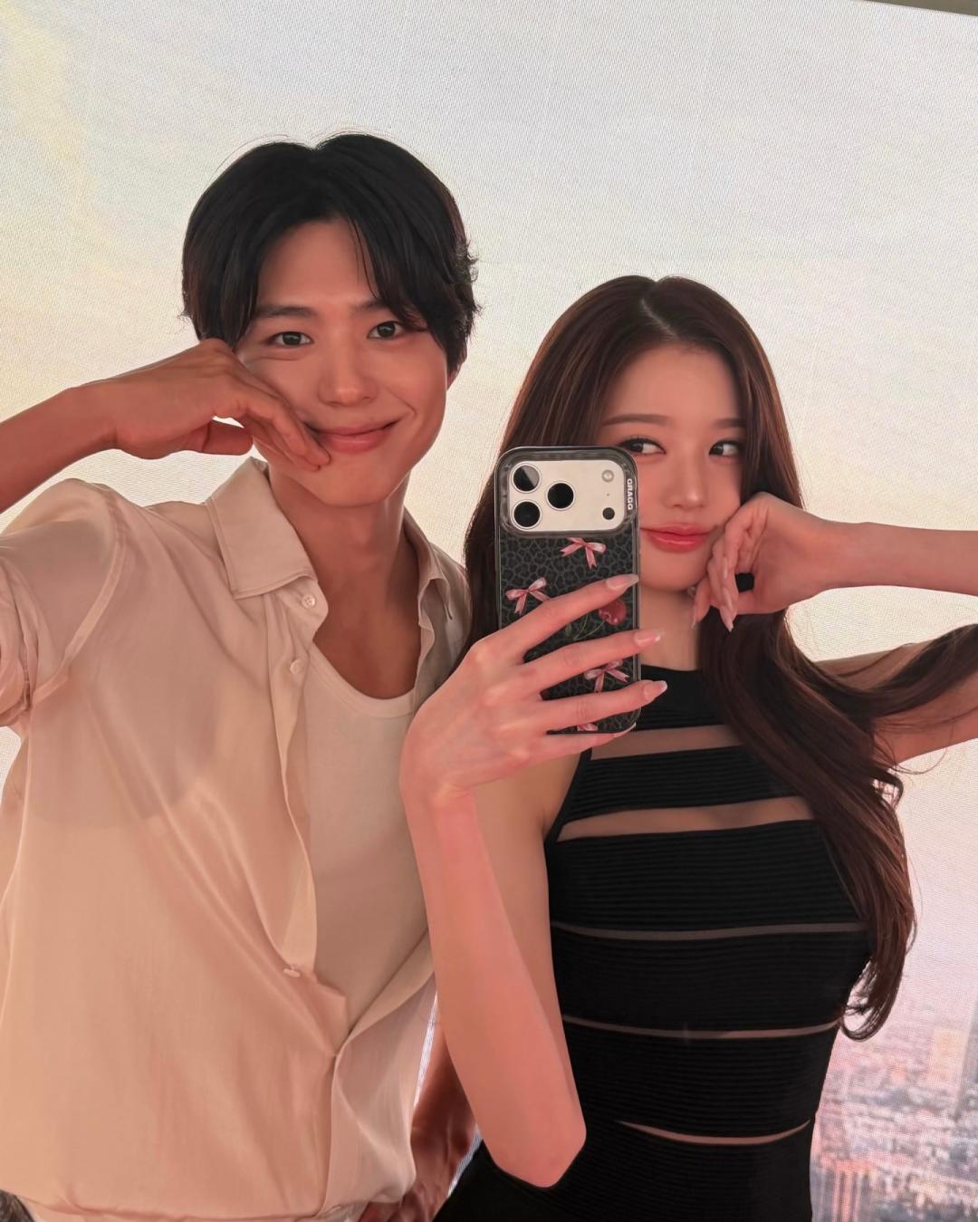 朴寶劍與張員瑛同場出席活動，超養眼組合讓粉絲看得好開心。