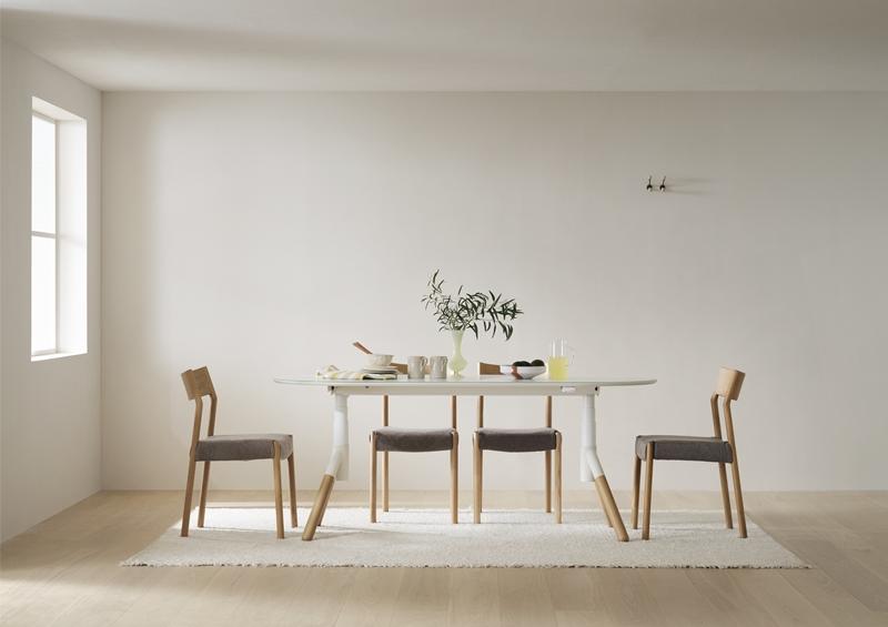 「UP MOTION電動升降桌」能符合生活中不同的高度需求。（iloom提供）