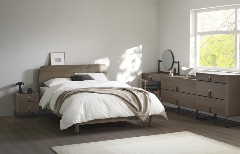 HEIZEL R溫潤的榛果核桃色，為空間注入質感。（iloom提供）