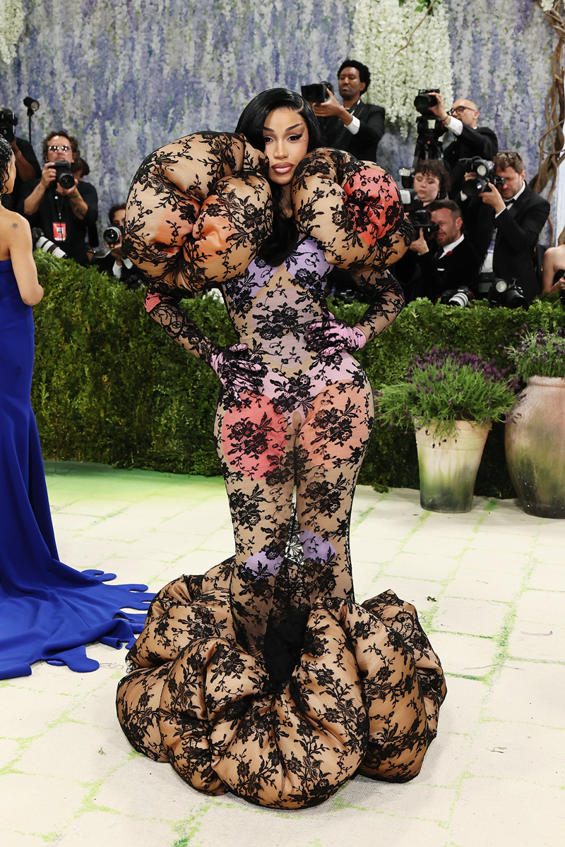 Cardi B以火辣造型亮相2026 Met Gala。（Marc Jacobs提供）