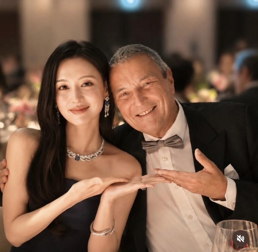 金智媛與尚克裏斯多夫巴賓先生。（翻攝自instagram）