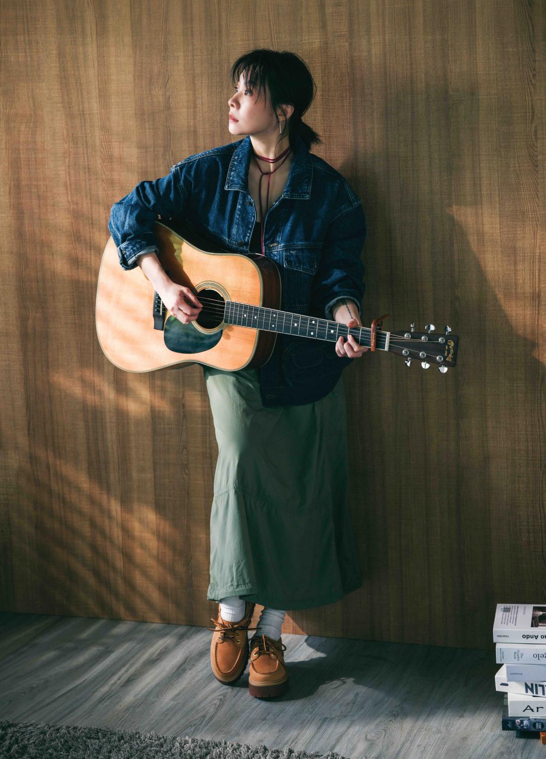 近日鄭宜農與Timberland合作「踢不爛的妳」主題企劃，分享一路走來的創作進化史，及新專輯〈牽我〉一曲背後傳遞的核心精神。