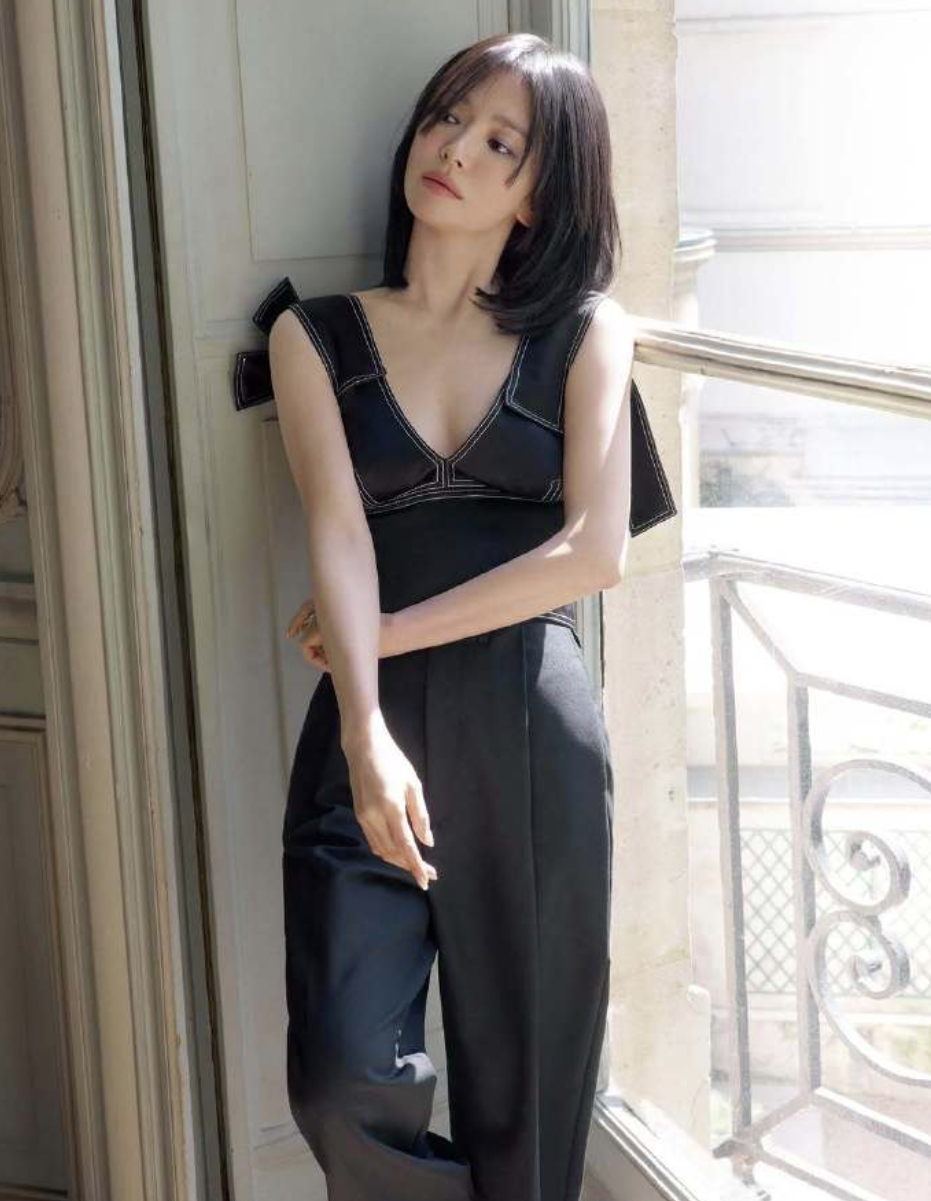 宋慧喬女王氣場大開。(翻攝自IG)