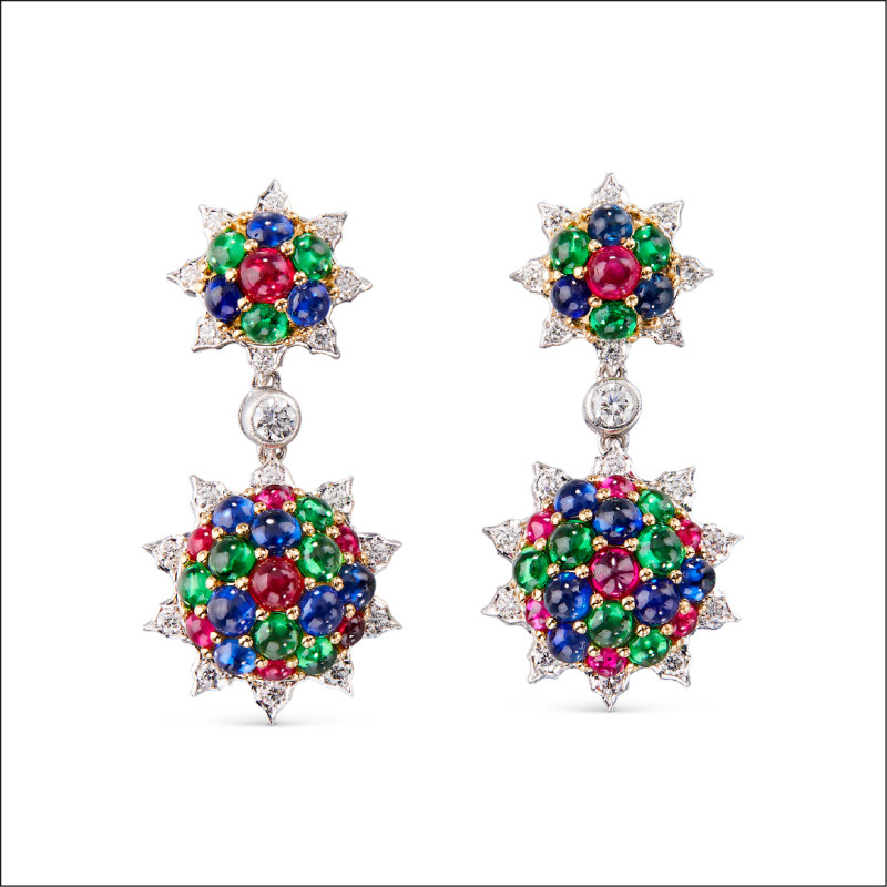 Buccellati Muse系列從品牌銀器工藝汲取靈感，將Caviar魚子醬紋飾轉化為珠寶設計。耳環，920,000元。
