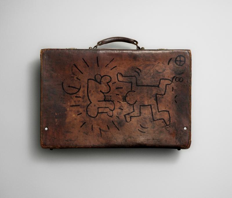 Keith Haring於1984年創作的路易威登皮箱，成為2027早春女裝系列的重要靈感線索。（Louis Vuitton提供）