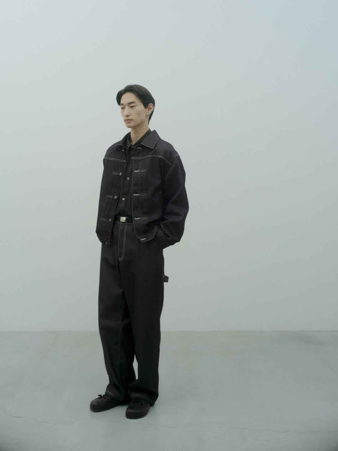 男裝再生聚酯纖維丹寧服飾系列，2,590元。