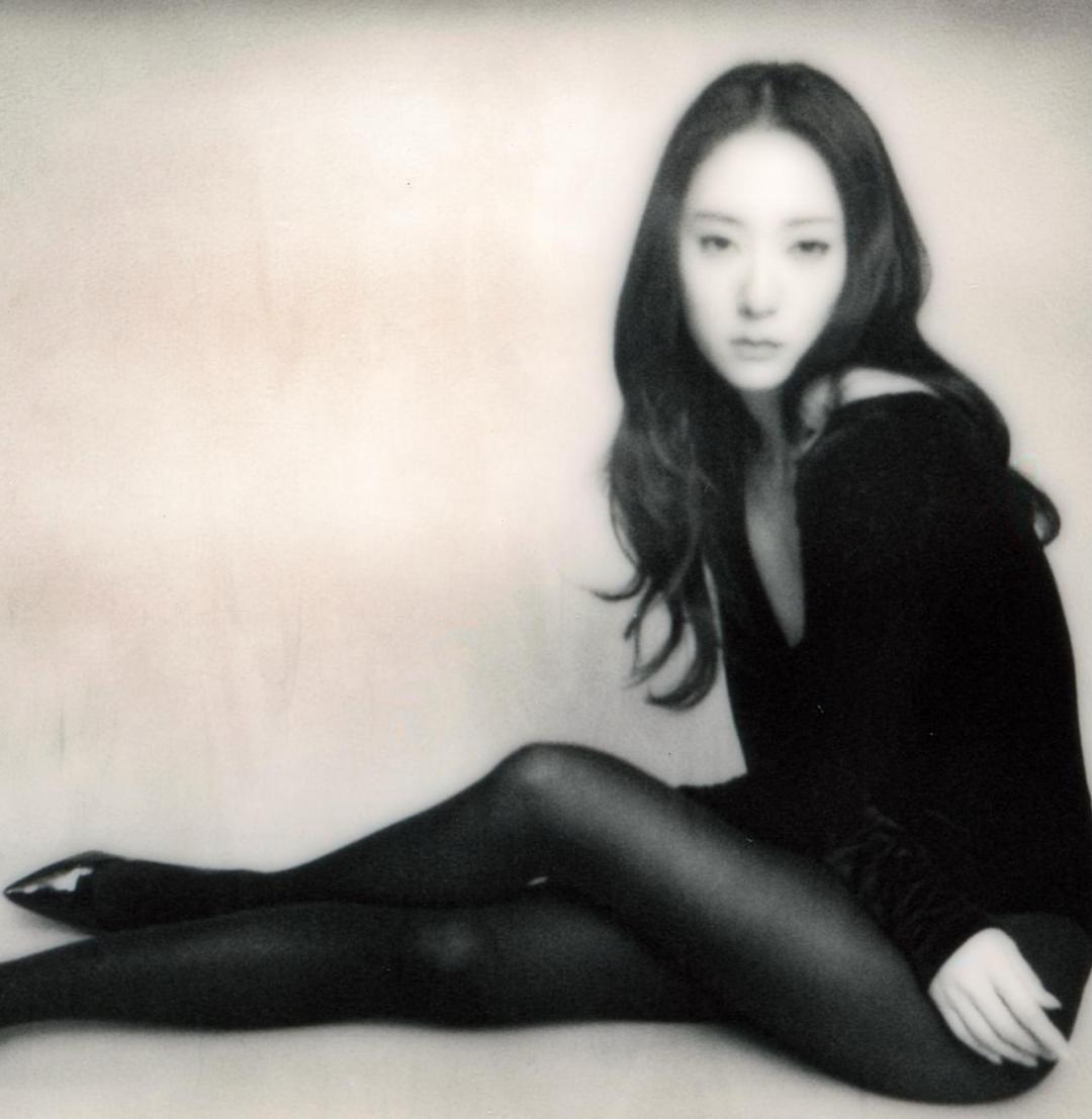 台灣攝影師陳詠華掌鏡拍攝的Krystal新單曲形象照。
