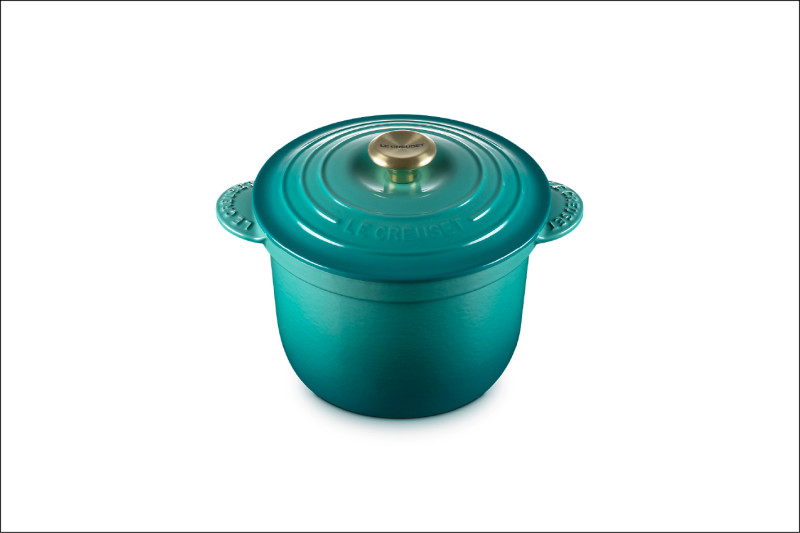 萬用窈窕鑄鐵鍋18cm，11,250元。