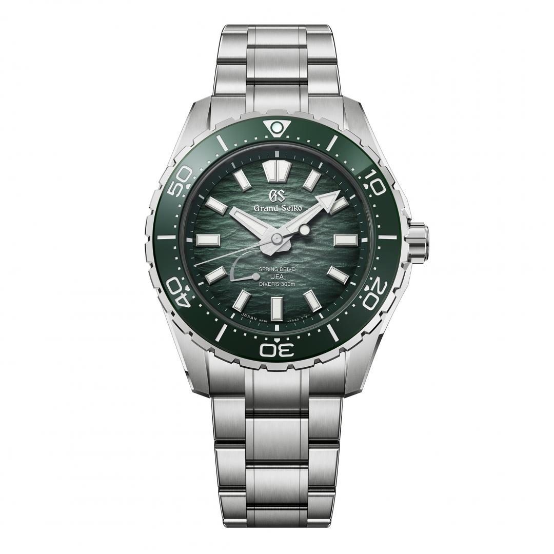 Grand Seiko潮汐Ushio 300潛水腕錶SLGB025錶款， 330,000元。