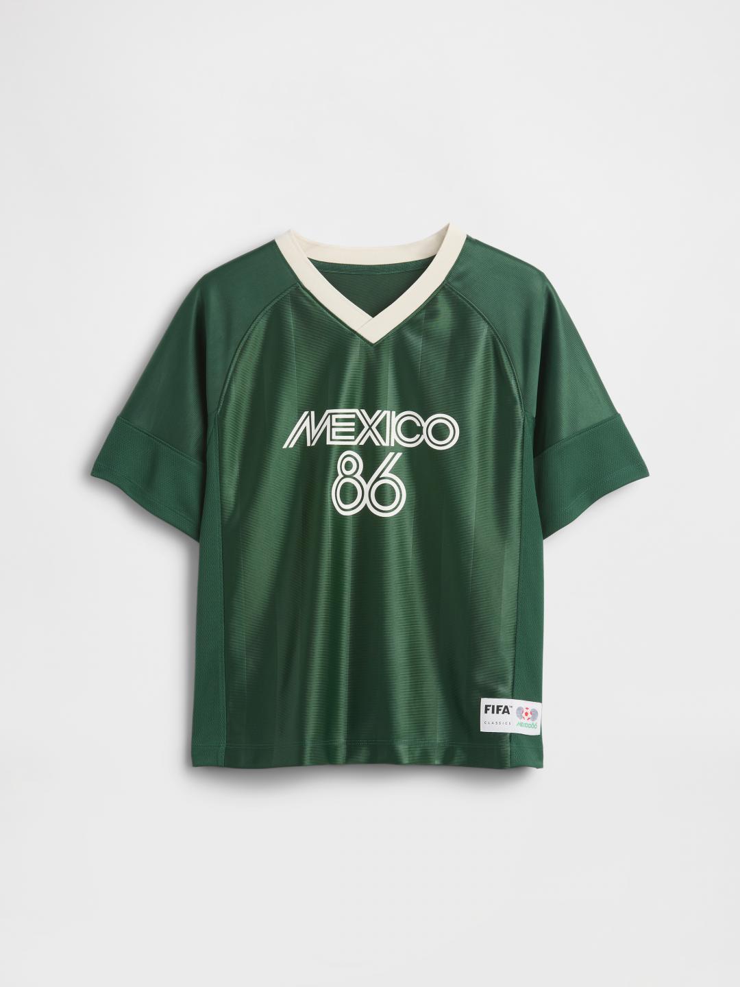 足球限量系列童裝墨西哥足球球衣，6月11日於指定店舖販售，1,999元。