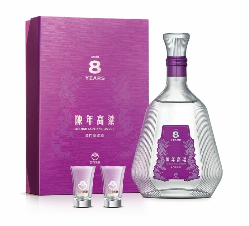 0.6L、56度8年陳年金門高粱酒。（金門高粱提供）