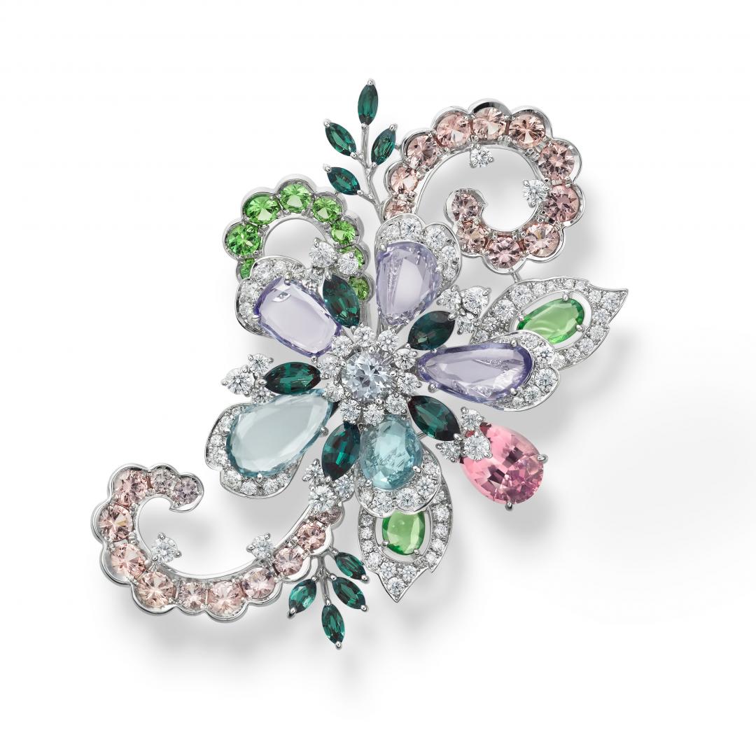 MIKIMOTO Les Pétales頂級珠寶系列造型胸針。
