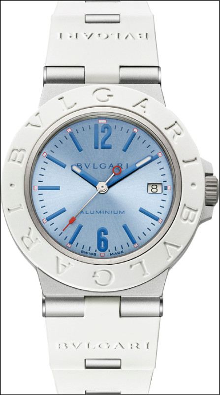BVLGARI ALUMINIUM藍色自動腕錶，搭載B77自動上鍊機芯，鋁金屬、鈦金屬、橡膠，時、分、秒、日期顯示，動力儲存42小時，錶徑40mm，防水深度100米，全球限量500只。