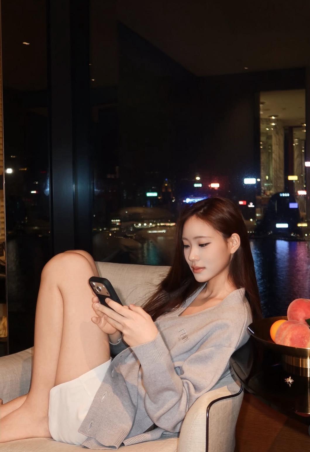 Lily隨便拍都是美照。
