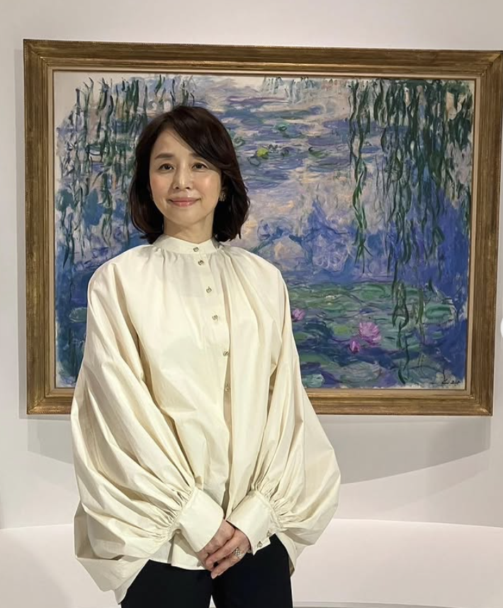 石田百合子。