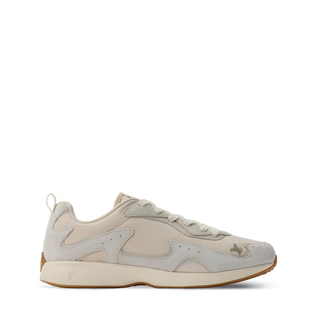 LV Drop 300 Sneaker米白色款，以簡約中性色調結合流線鞋身輪廓，展現復古跑鞋的現代演繹。（Louis Vuitton提供）