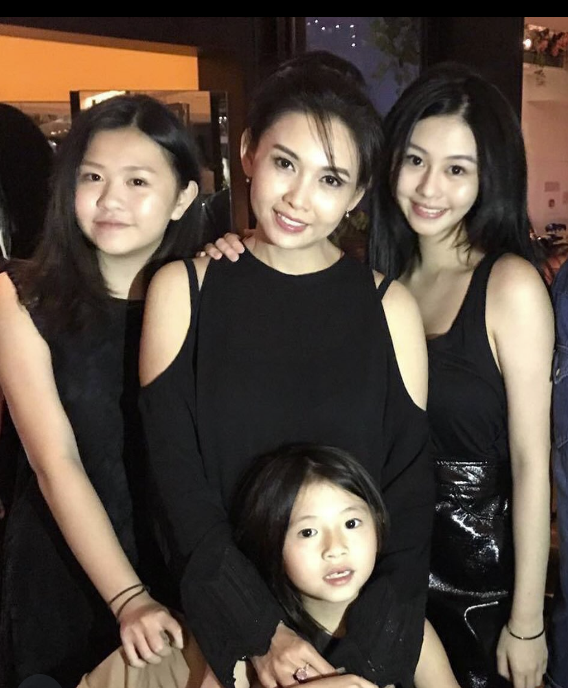邱淑貞的三個女兒都有高顏值。(翻攝自IG，以下同)