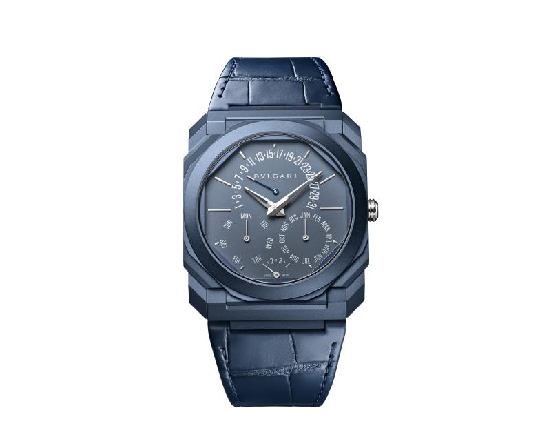 BVLGARI Octo Finissimo Perpetual Calendar Platinum超薄萬年曆藍色鈦金屬腕錶，搭載BVL305自動上鍊機械機芯，藍色PVD鍍膜鈦金屬錶殼，時、分、逆跳日期、星期、月份及逆跳閏年顯示，錶徑40mm，防水深度30米，價格店洽，全球限量50只。（BVLGARI提供）