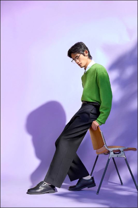 Clarks Layer Step真皮素面德比鞋，能夠輕鬆駕馭正式與商務場合，6,580元。