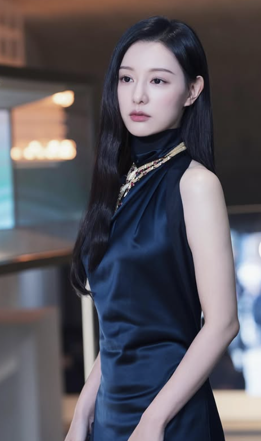 金智媛原本身材就纖細，先前引發爆瘦風波。(翻攝自IG)