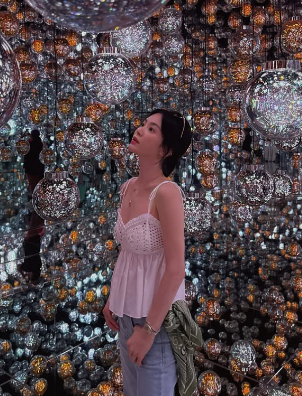 宋慧喬展現凍齡美貌。