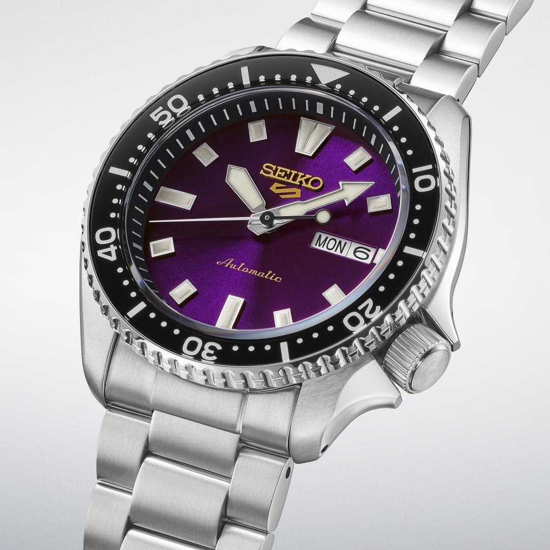 SEIKO 5 Sports錶款，全球限量9,999只，14,000元。