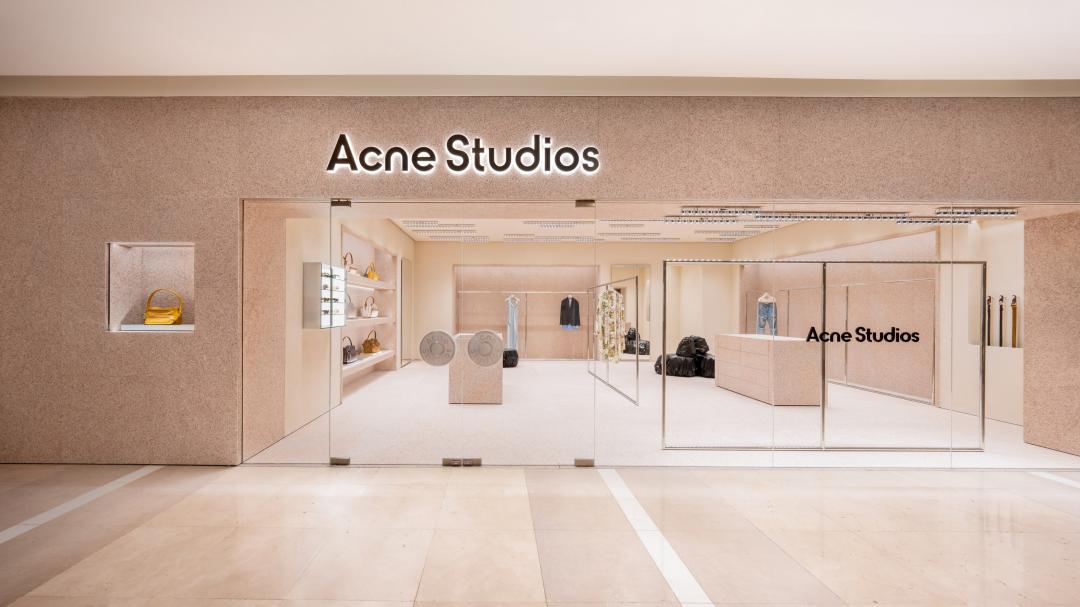 Acne Studios南下台中開幕新店。