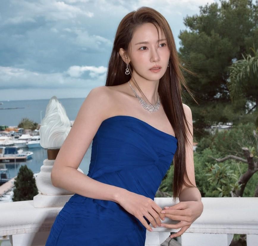 身為Qeelin全球品牌大使，潤娥在最新時尚大片中佩戴品牌珠寶，透過不同風格服裝展現珠寶的摩登魅力。（翻攝自instagram）