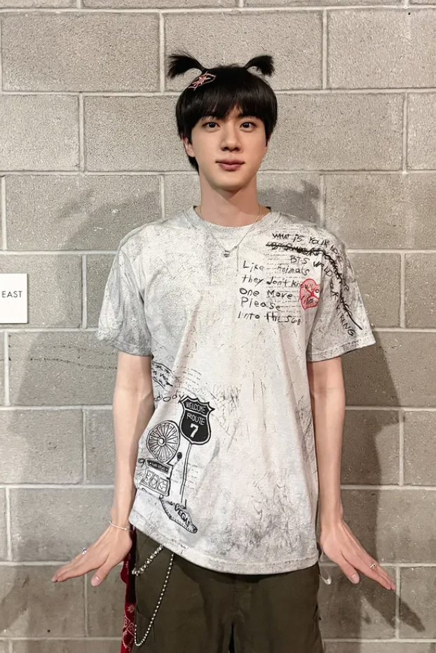 BTS Jin個性活潑愛搞笑。(翻攝自IG，以下同)