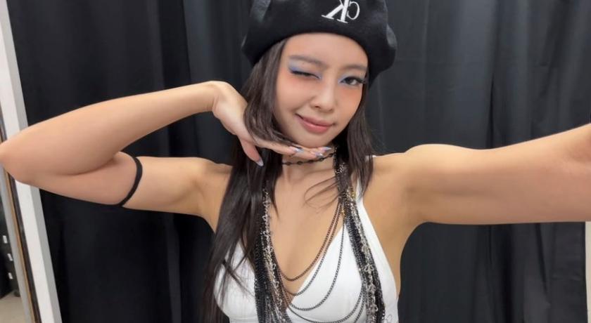 牛仔褲穿反照封神!Jennie東京開唱大露美背美胸火辣造型讓粉絲看傻 牛仔褲穿反照封神!Jennie東京開唱大露美背美胸火辣造型讓粉絲看傻