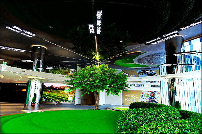 位於遠東Garden City B區的Tea Garden以茶園為靈感，打造寬闊明亮的休憩空間。