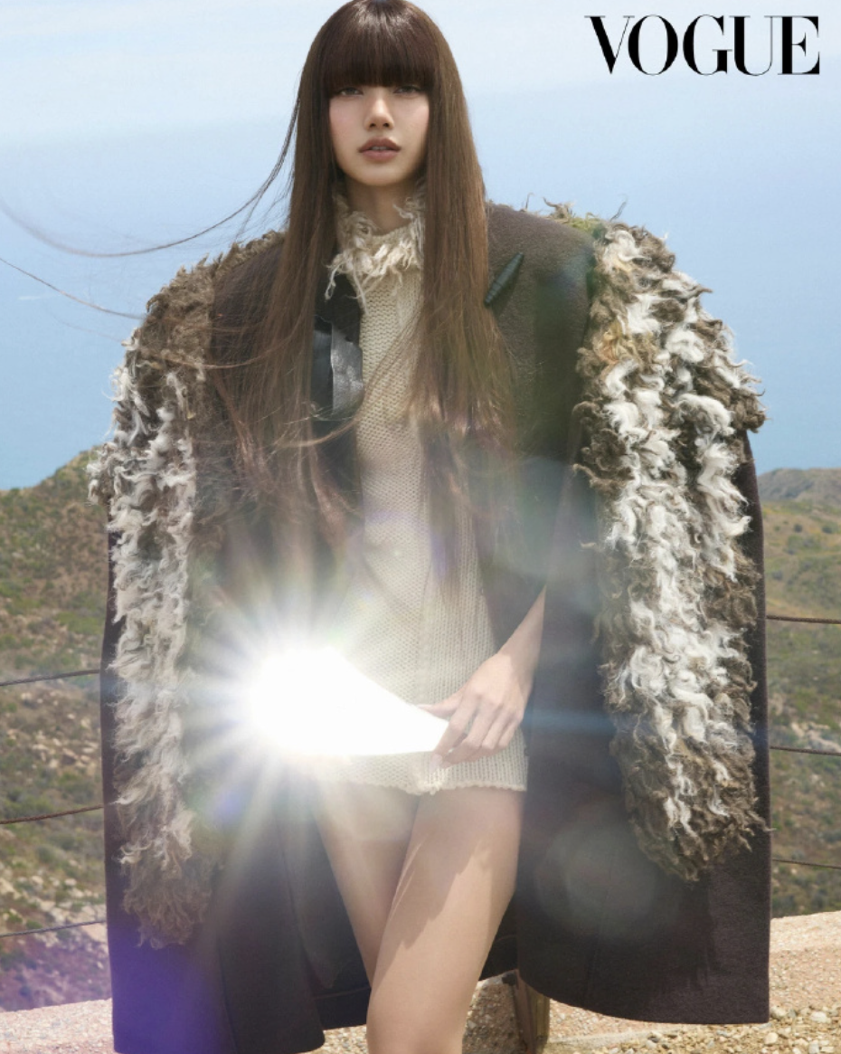 Lisa展現身材優勢。