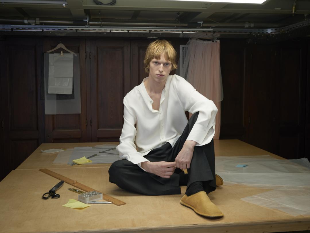 慵懶的寬鬆輪廓也是本季男裝重點。