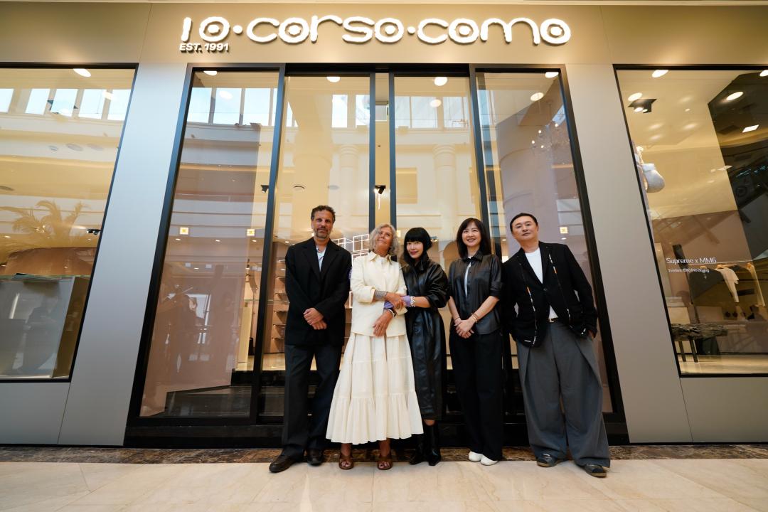 10 Corso Como開幕活動，邀來品牌主理人Tiziana Fausti（左二）與微風集團策略長廖曉喬（左三）擔任剪綵嘉賓。