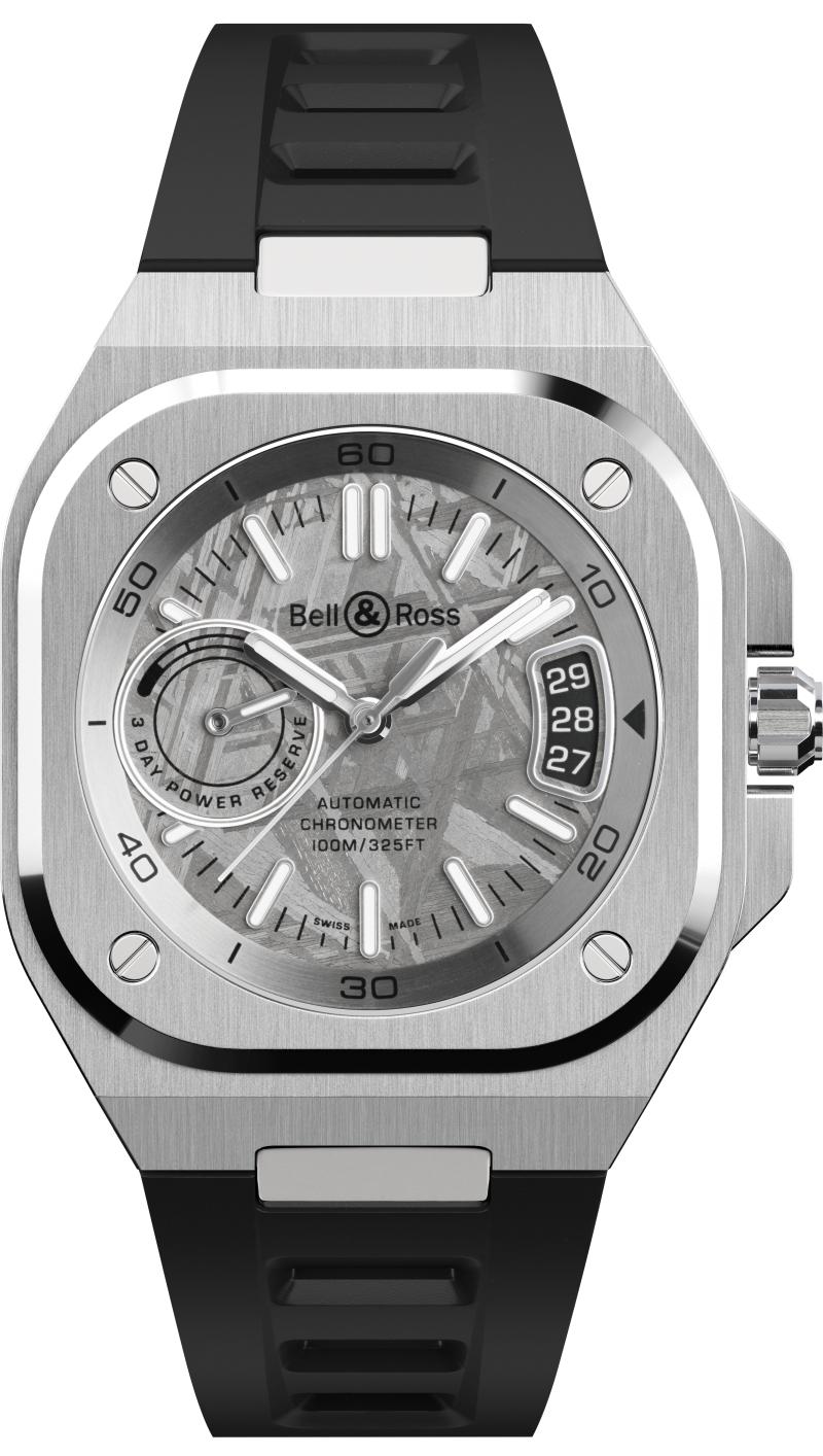 Bell & Ross BR-X5 Meteorite限量腕錶，搭載BR-CAL.323自動上鍊機芯，精鋼錶殼、Muonionalusta隕石錶盤、黑色橡膠錶帶，大日曆及動力儲存顯示，錶徑41mm，動力儲存約70小時，防水深度100米，289,000元，全球限量250只。（Bell & Ross提供）