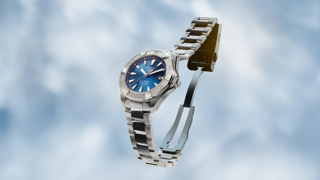 泰格豪雅Aquaracer Professional 200 Solargraph 40毫米腕錶，不鏽鋼藍色款，99,300元。
