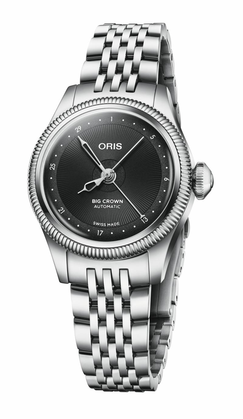 Oris Big Crown指針式日曆腕錶，29mm不鏽鋼錶殼、黑色面盤，搭載Oris 534自動上鍊機芯，不鏽鋼鍊帶，82,000元。（Oris提供）