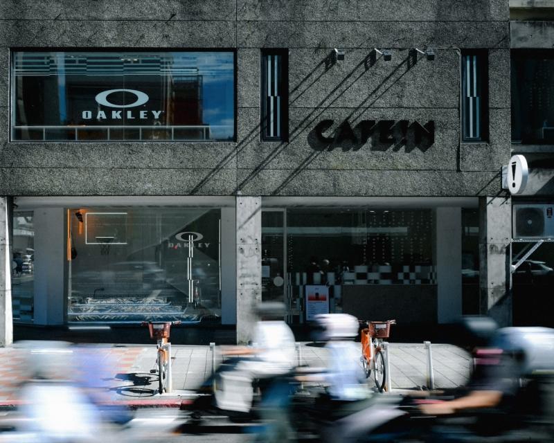 Oakley攜手CAFE!N打造《GAME ON GO BEYOND》期間限定品牌體驗，活動於台北CAFE!N民權旗艦門市登場。（Oakley提供）