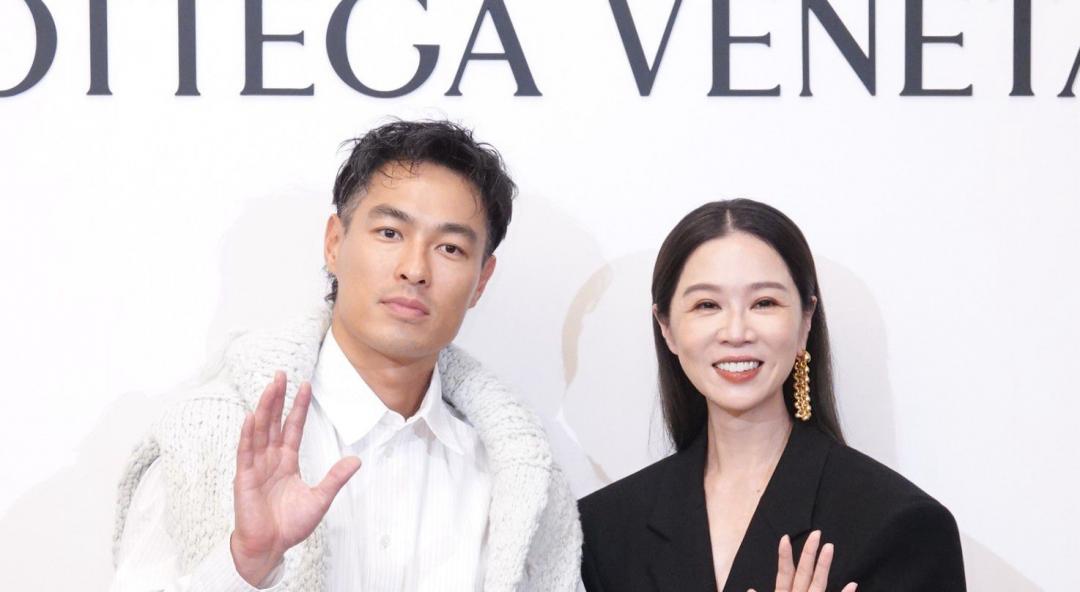 BV品牌大使楊祐寧、謝盈萱擔任秋冬系列鑑賞嘉賓，率先穿上新一季造型展現秋冬義式優雅風格。（圖／記者潘少棠攝）