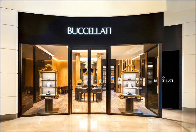 Buccellati全新台北101精品店正式揭幕，沉穩黑色門面展現低調典雅的義式美學。