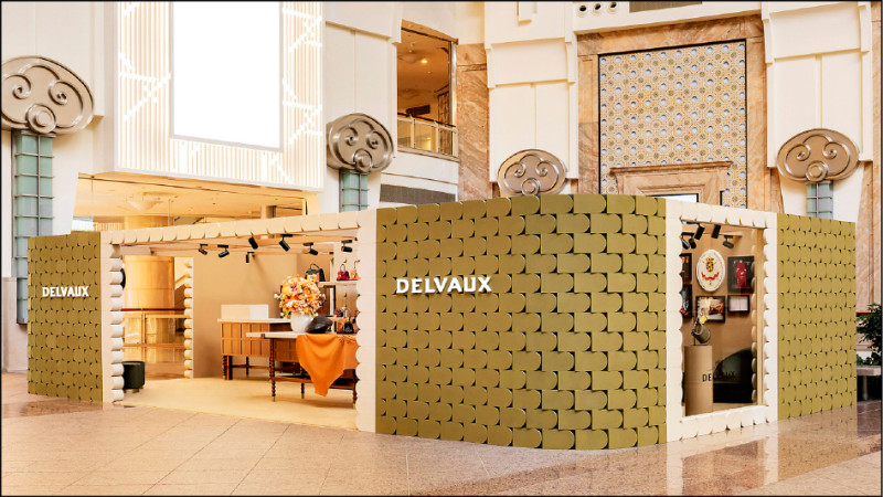 Delvaux於台北101打造全新限時快閃店，外牆運用標誌性Arsenal皮革元素，以立體幾何排列呼應位於布魯塞爾Arsenal區總部的歷史建築。