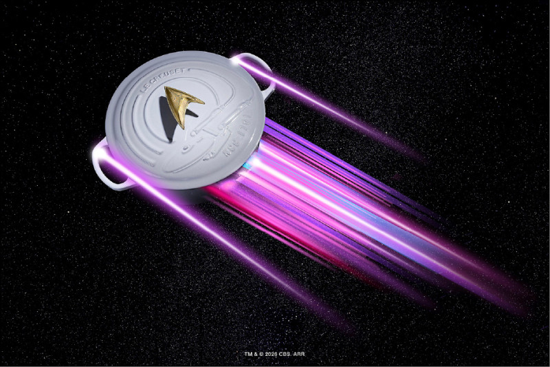 Le Creuset Star Trek系列企業號典藏圓鐵鍋26cm，15,920元。