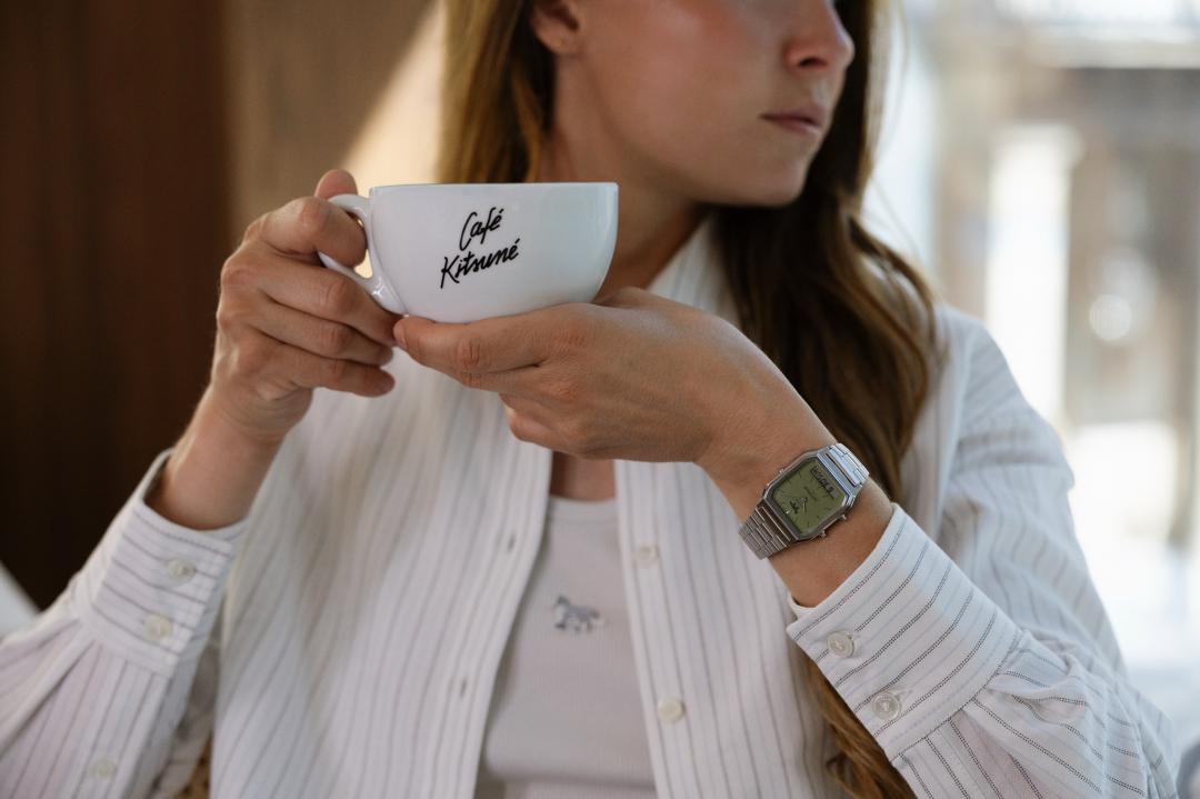 CASIO攜手咖啡品牌Café Kitsuné推出全新聯名錶款AQ-230ECK。（CASIO提供，以下同）