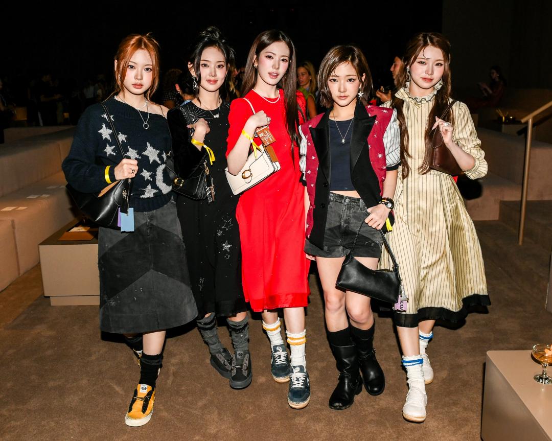 今年7月全員晉升COACH品牌大使的南韓新生代Y2K女團KiiiKiii，首度現身品牌大秀現場。