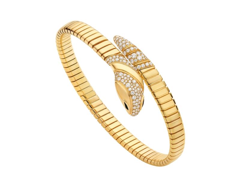 BVLGARI Serpenti Tubogas 黃金與鑽石手環。（BVLGARI提供）